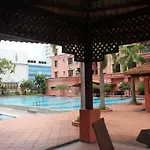 Marimari Marina Service Condo